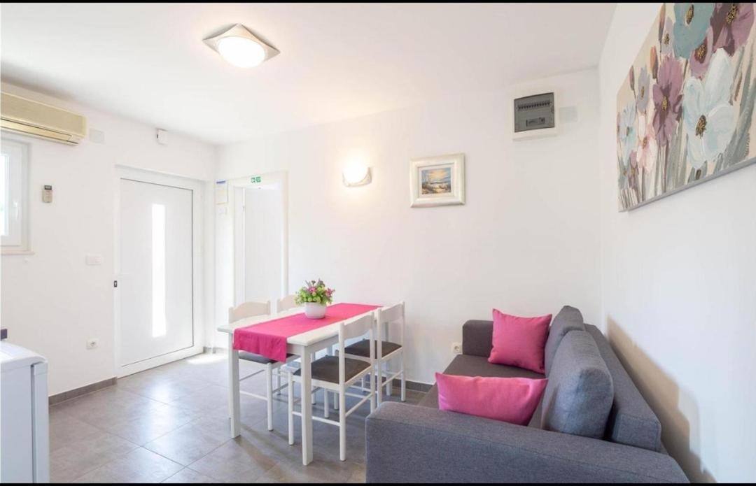 Apartment Nina Podstrana Extérieur photo